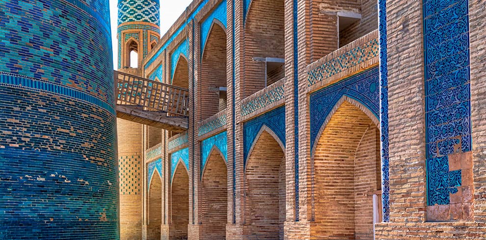 Experience the Ultimate Luxury with Minzifa Travel's Central Asia Luxury Tours