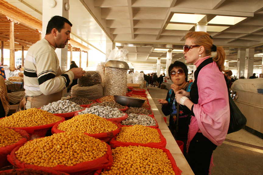 Female Artisans of Uzbekistan: Preserving Craft Traditions