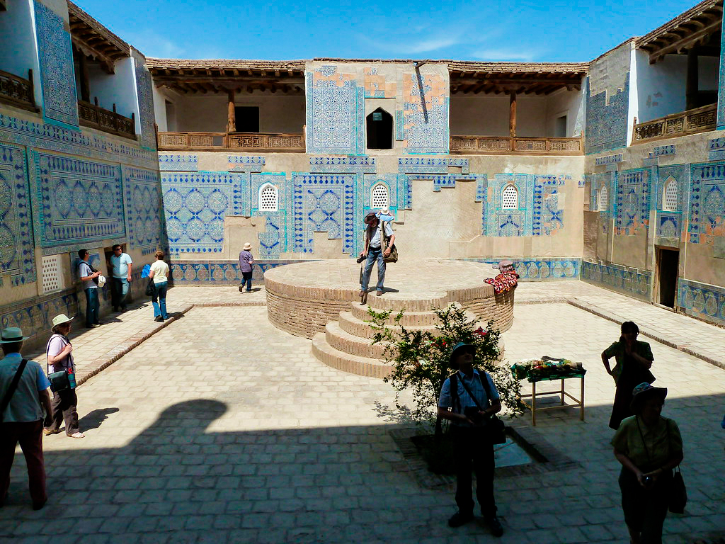 The Safe Tourism and Police: A Dedicated Support System