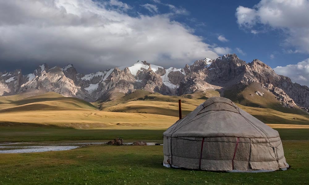 kyrgyzstan-travel