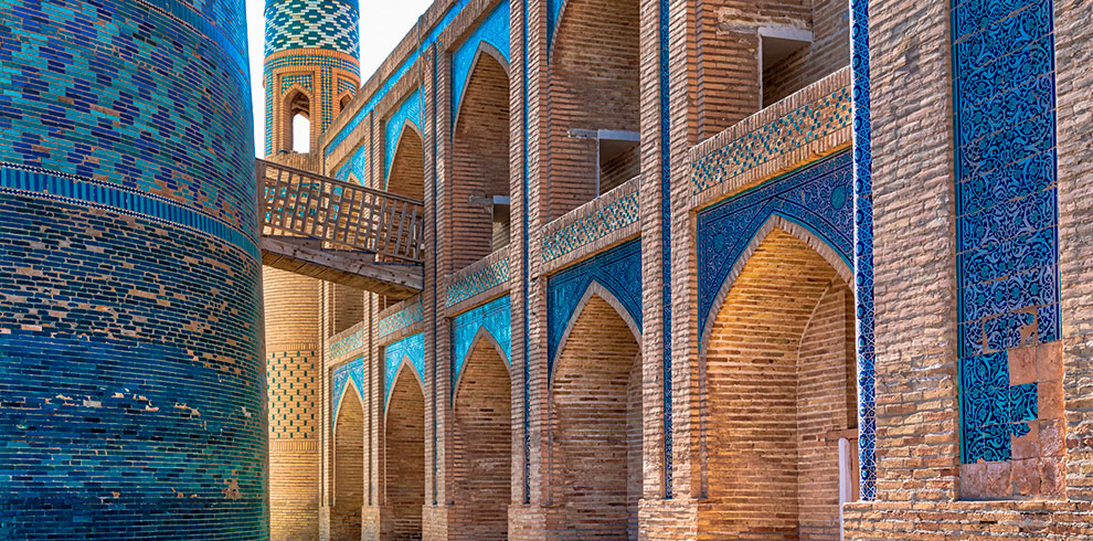 Experience the Ultimate Luxury with Minzifa Travel's Central Asia Luxury Tours