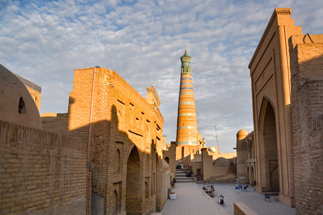 Experience the Excitement of a Virtual Journey Along the Silk Road Game with Minzifa Travel