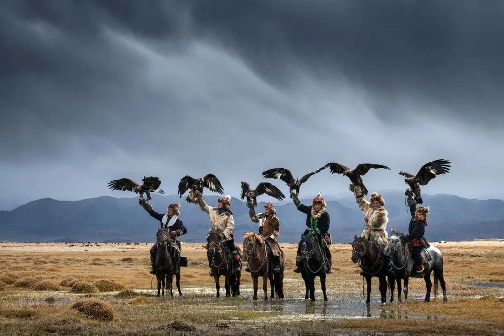 Culture of Central Asia: Nomads, Cities, Traditions