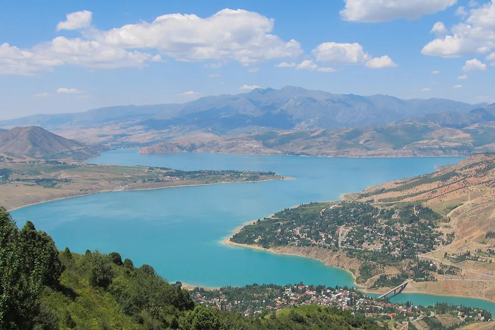 Lakes and Oases of Uzbekistan: Aydarkul, Charvak and Hidden Spots