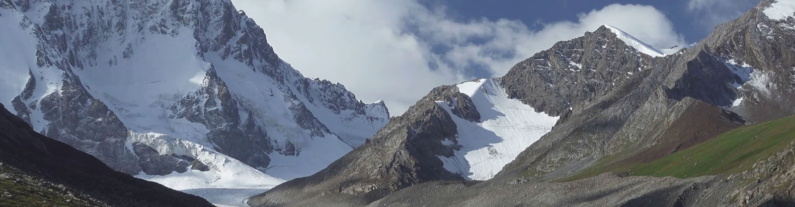 Tian Shan Mountain Trekking