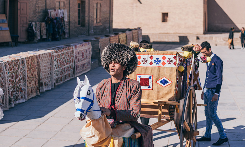Day-Tour,-Excursion-In-Khiva,-Ichan-Kala-Fortress-(16th-Century)