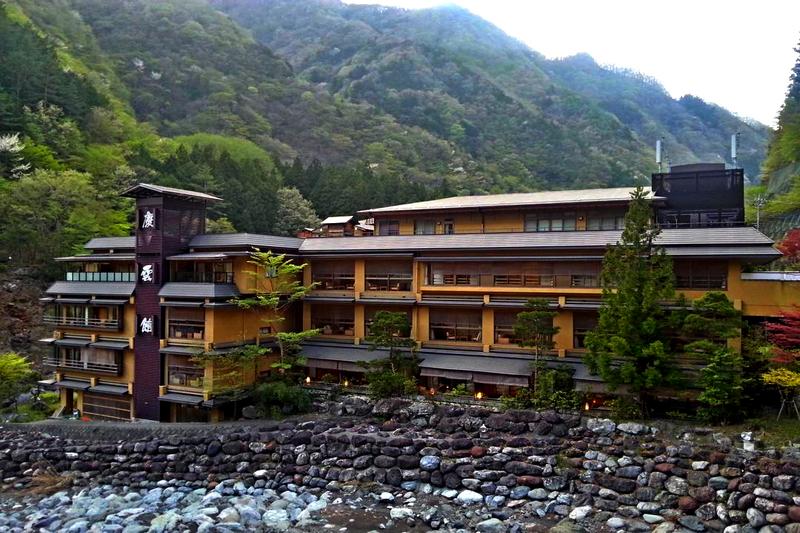 The oldest hotel in the world (over 1300 years old)