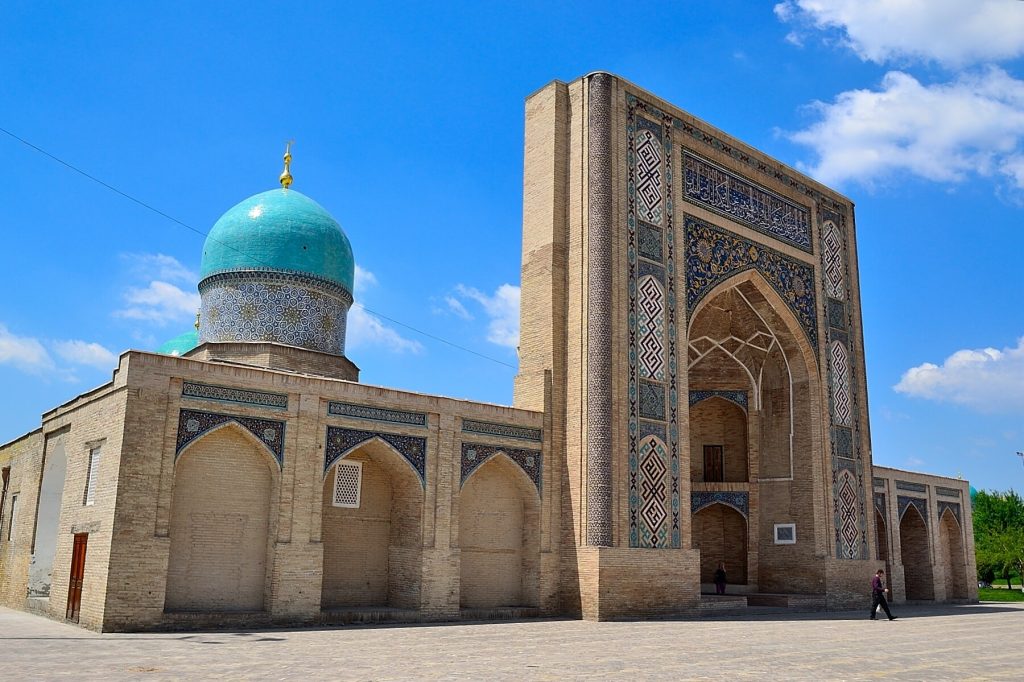 Explore the Wonders of Central Asia with Minzifa Travel