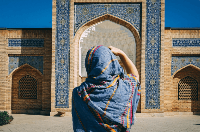 What Should Female Tourists Wear in Uzbekistan?
