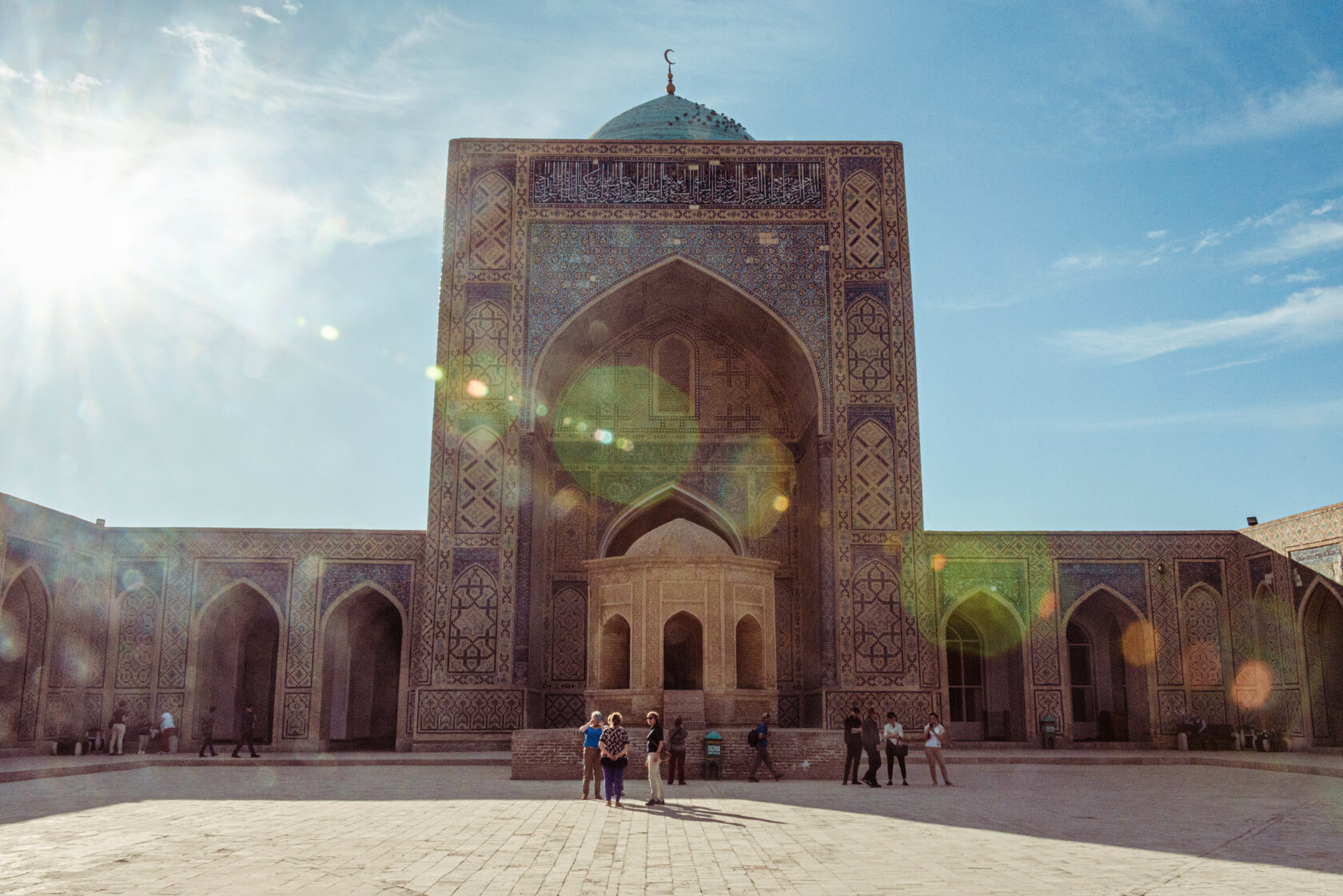 A Turkish blogger shot a series of programs about Uzbekistan's holy places